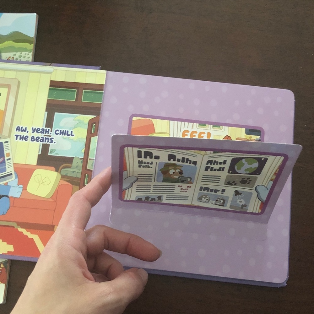 ๐๏ธโโ๏ธ Where's Bluey? & and Bluey & Bingo's Book of Scary Things Book Set - Picture 6 of 8